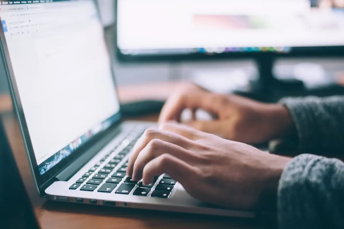 IT support workspace and helpdesk operations