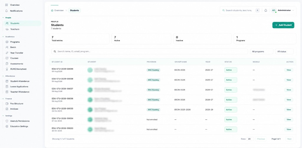 Student management screen with records, programs and enrollment status
